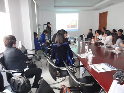 法主管進(jìn)行電商經(jīng)驗(yàn)分享 法主管進(jìn)行電商經(jīng)驗(yàn)分享