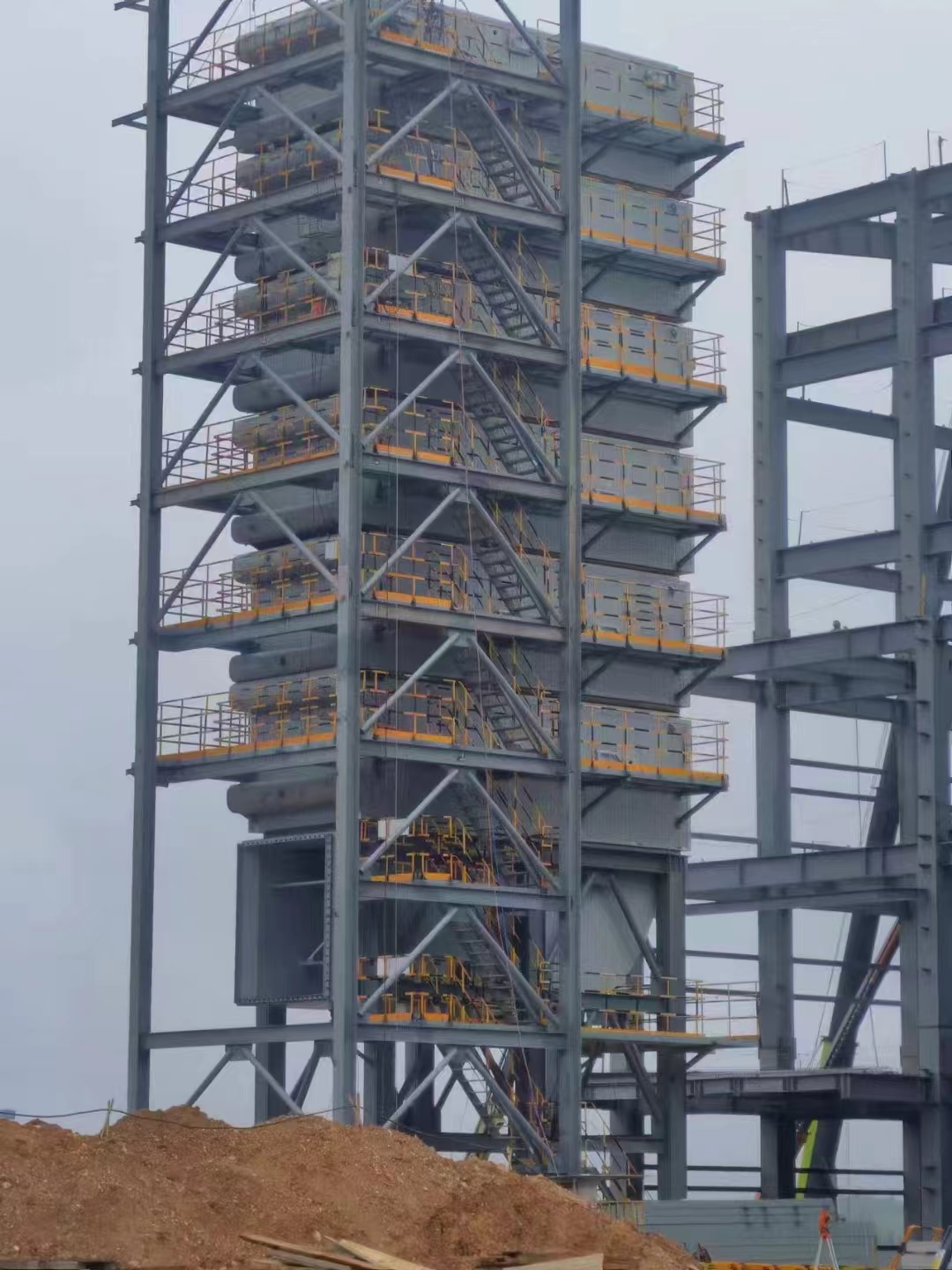 礦熱爐余熱鍋爐汽包就位 礦熱爐余熱鍋爐汽包就位